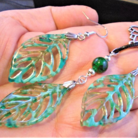 2/$25 Large Green leaf Cut out resin leaves Necklace & earring set New 4 Summer - Picture 2 of 4